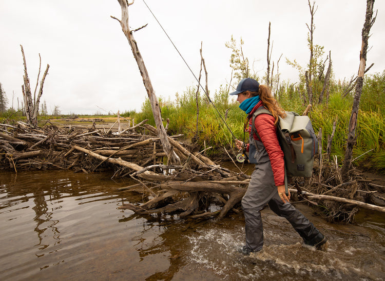 Load image into Gallery viewer, Fishpond - Wind River Roll Top
